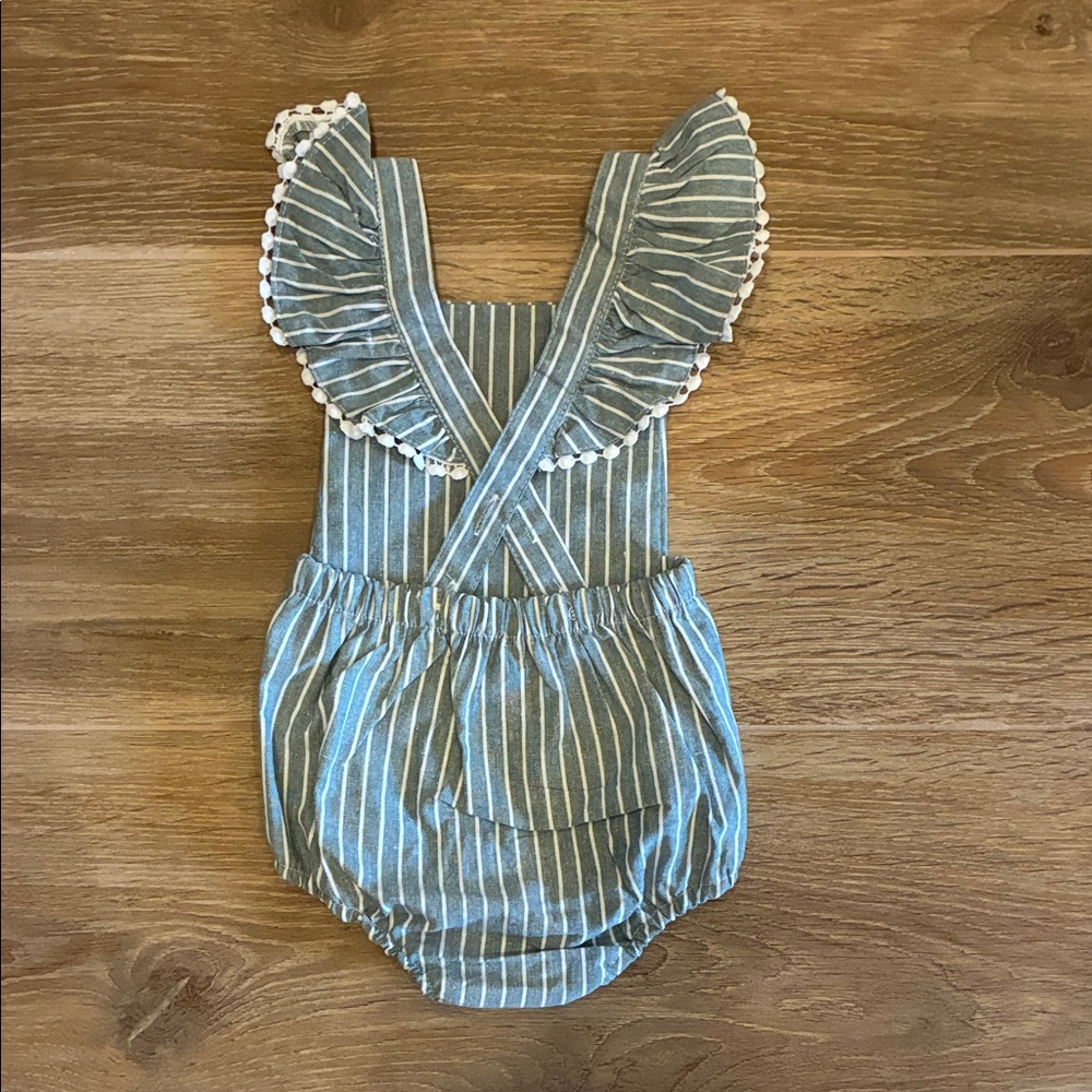 Striped Baby Romper with Ruffle Sleeves NWOT - Picture 2 of 2